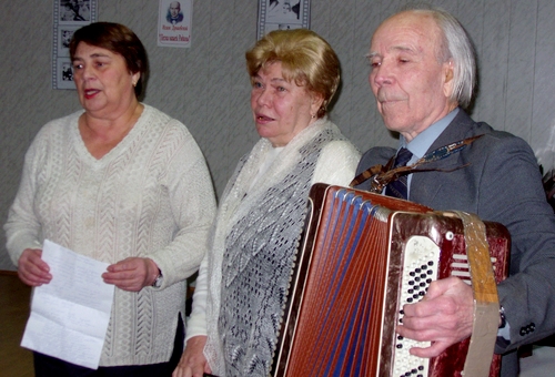 Трио исполняет песни Дунаевского