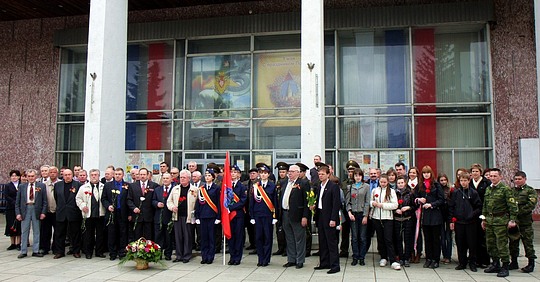 В Одинцово возложили цветы к памятнику ЖУКОВА и наградили победителей фотокроссинга