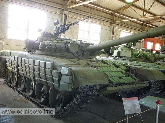 Основной танк Т-72АВ