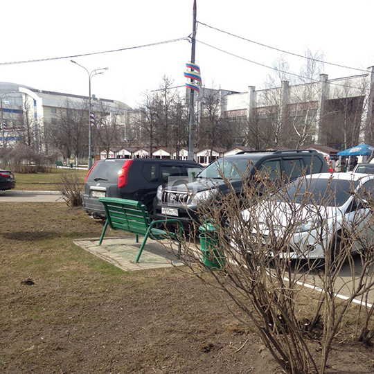 Автомобили снова оккупировали центральную площадь Одинцово