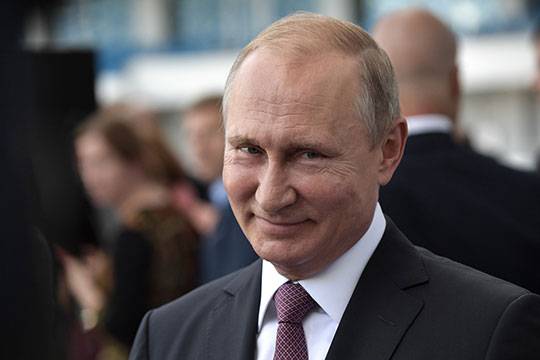 Путин частично отменил действие "закона о фейковых новостях"