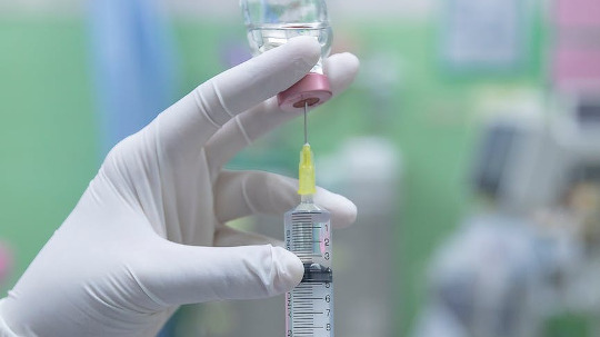 Врачи не доверяют российской вакцине от коронавируса 