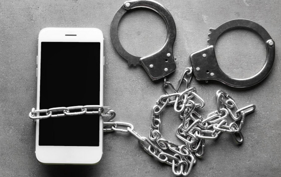 Жителя Саранска задержали за кражу телефона, забытого пассажиром в электричке