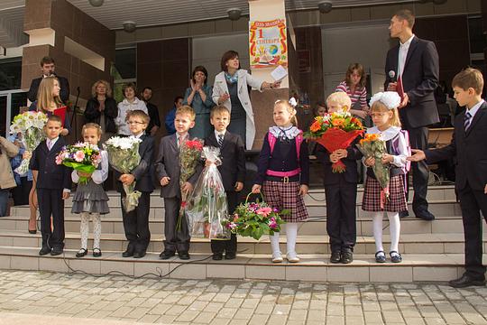 1 Сентября в 9-й школе им. М.И. Неделина, zalexis, г. Одинцово, б-р Любы Новоселовой д.4 корп.1