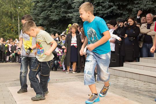 1 Сентября в 9-й школе им. М.И. Неделина, zalexis, г. Одинцово, б-р Любы Новоселовой д.4 корп.1