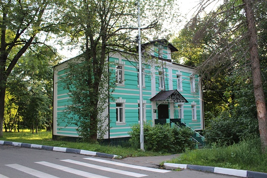 Музыкальная школа — дом бывшего преподавателя музыки, 19 в. постройки, Власиха. Жесть, enina, Власиха, ул. Заозерная