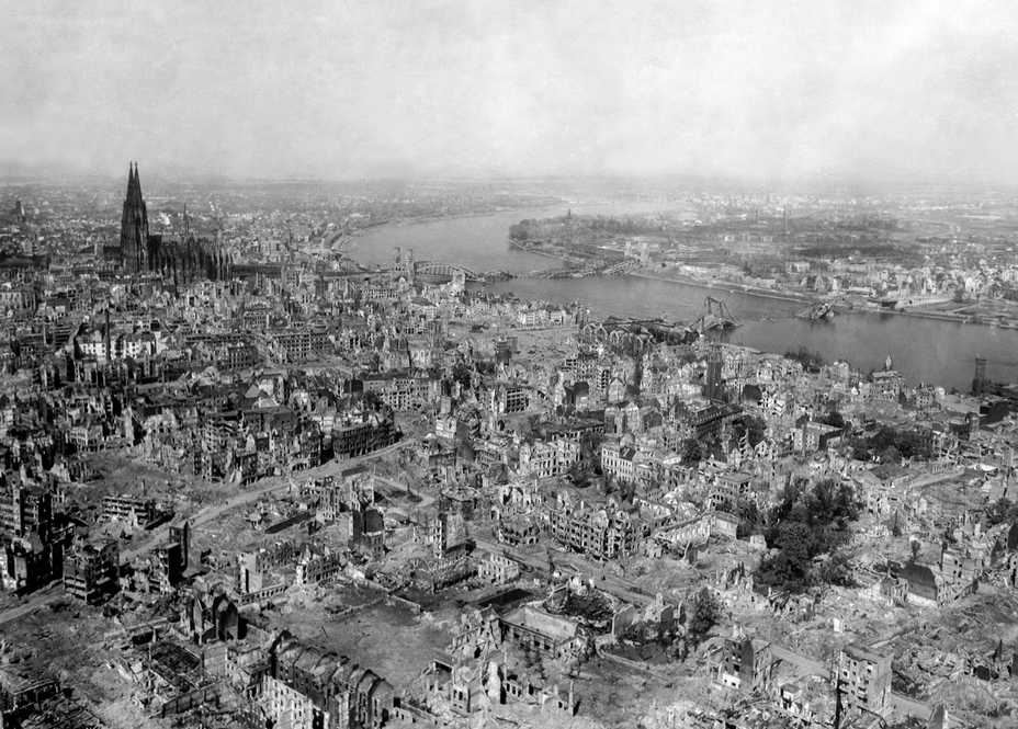 Так выглядил Кёльн после бомбардировки 