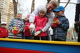Андрей Иванов на субботнике в Заречье