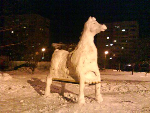 красивая, покрытая льдом, лошадь будет радовать вас пока не растает., Конкурс снеговиков - 2011/12, kreative