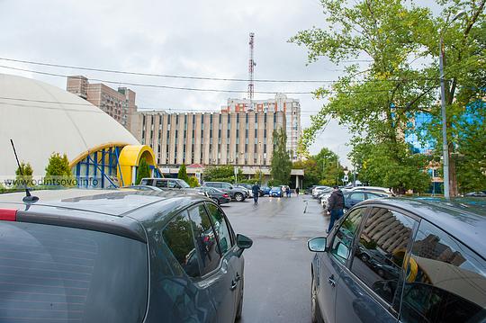 Транспортный коллапс на улице Неделина, Бывшее здание Одинцово-ЭКСПО