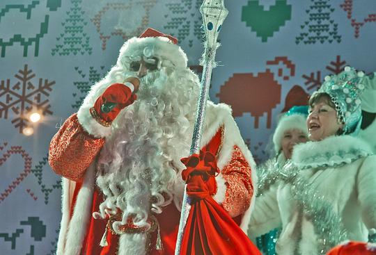Парад Дедов Морозов и Снегурочек прошёл в Одинцово