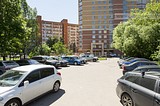 Парковка возле поликлиники №1