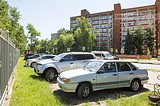 «Парковочный хаос» на ул. Маршала Бирюзова