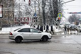 За стоп-линию с ул. Свободы (перекресток Красногорского шоссе с Можайским)