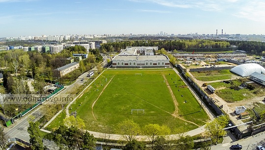 Школа заречье отзывы. Школа Заречье Одинцовский район. Зареченская школа Сколково. Зареченская школа Одинцовский район официальный сайт. Школа в Заречье Сколково.