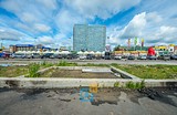 Уже демонтированы павильоны напротив рынка, вид на общежитие