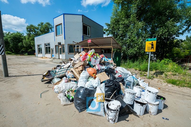 Битва на мусорной свалке. Мусорный полигон новый городок Одинцовский район. Можайск свалка мусора. Сбор мусора Можайское шоссе. Свалка ТБО Можайское шоссе.