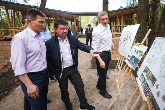 Губернатор Андрей Воробьёв проверил ход строительства парка в Раздорах, Детский парк «Раздоры» обустраивают в Барвихинском поселении
