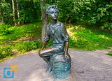 Памятник А. С. Пушкину в детстве