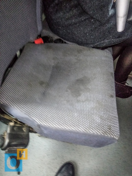 Пассажирские кресла в маршрутке №11, Маршрутка №11: грязные сиденья и давка в час пик