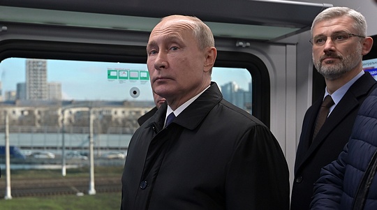 Владимир ПУТИН проехал на «Иволге» от станции «Белорусский вокзал» до станции «Фили», Выходили на пути: президент прокатился на Иволге