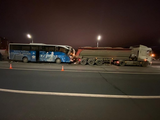 Автобус с труппой балета врезался в грузовик. Фото: 10 батальон ДПС, Декабрь