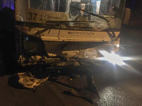 ДТП: Автобус №37 следовал в сторону деревни Жуковка, ДТП: пьяный водитель внедорожника совершил лобовое столкновение с рейсовым автобусом