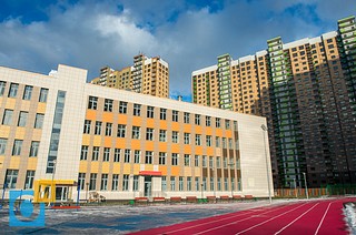 Фасад школы со стороны стадиона