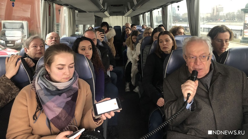 Пресс-конференция прошла в автобусе, В Москве отменили пресс-конференцию по проблеме, которую взял на контроль Владимир Путин