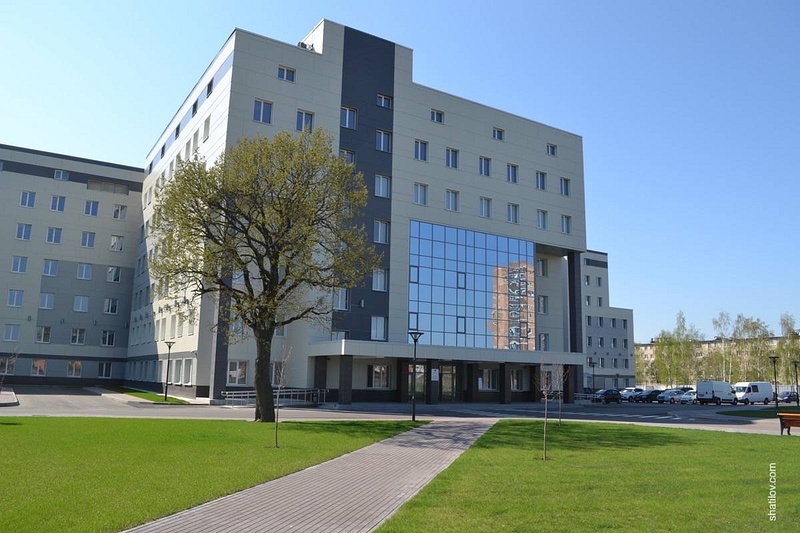 6-этажное здание Пенсионного фонда в Звенигороде, Отделение Пенсионного фонда в Звенигороде занимает здание, которое строили для размещения больницы