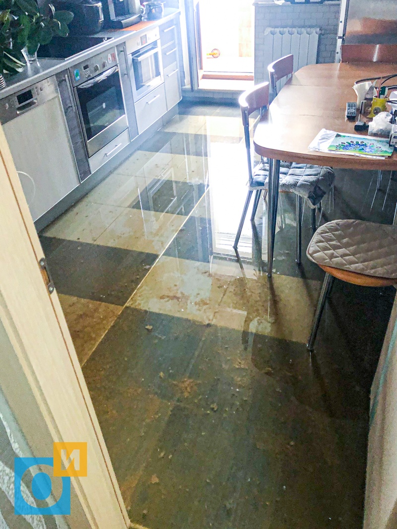 Кухня, В Одинцово семья потеряла жильё в результате борьбы УК с должниками: квартира затоплена фекалиями