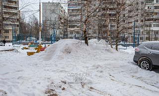 Несанкционированная свалка грязных снежных отходов, содержащих антигололёдные реагенты, Можайское шоссе, в районе дома №93
