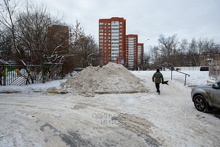 Несанкционированная свалка грязных снежных отходов, содержащих антигололёдные реагенты, Можайское шоссе, в районе дома №85