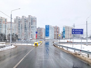 Выезд на Советскую улицу со стороны нового путепровода