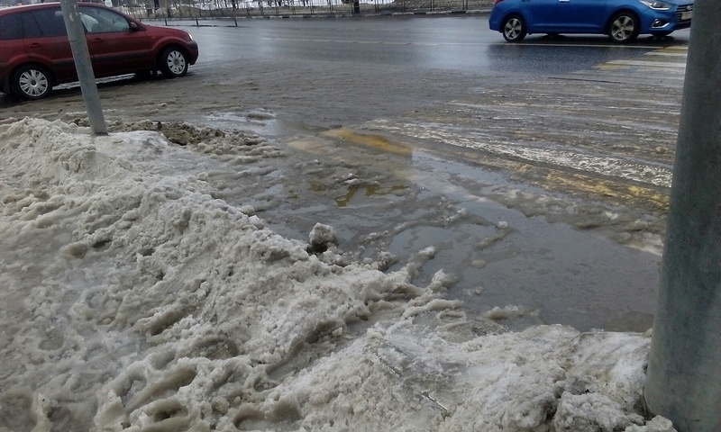 Пешеходный переход, Можайское шоссе, 4, Аквадискотека: улицы Одинцово затапливает водой из-за таяния снега