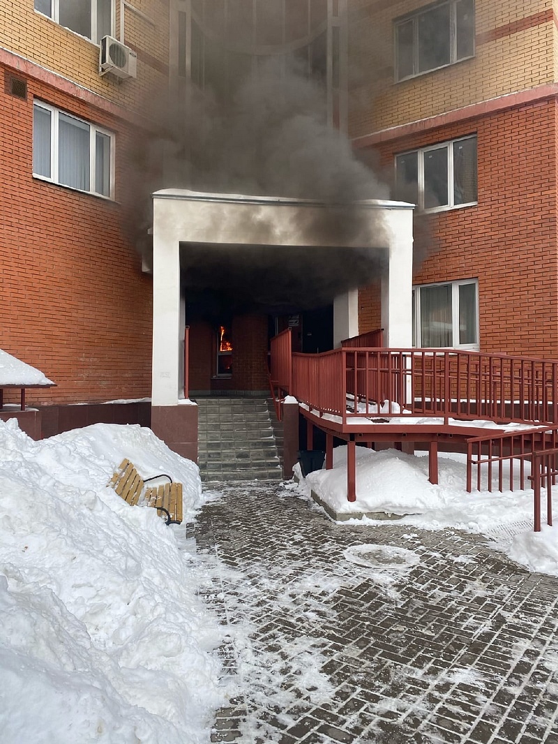 Пожар в доме №5 на улице Михаила Кутузова в посёлке ВНИИССОК