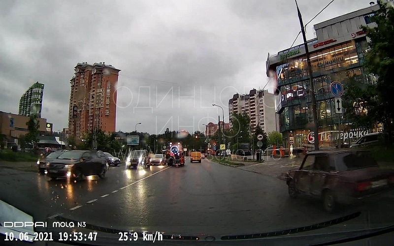 Вечер 10 июня, дорожники меняют разметку, В Одинцово вернули поворот к «Макдоналдсу»