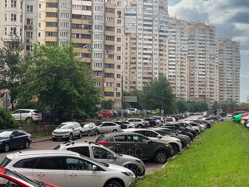 Хранение личного транспорта на улице Чистяковой до реконструкции, Улица Чистяковой до реконструкции