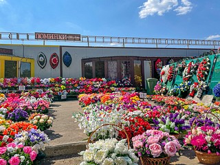 Кладбище Лайково, продажа венков