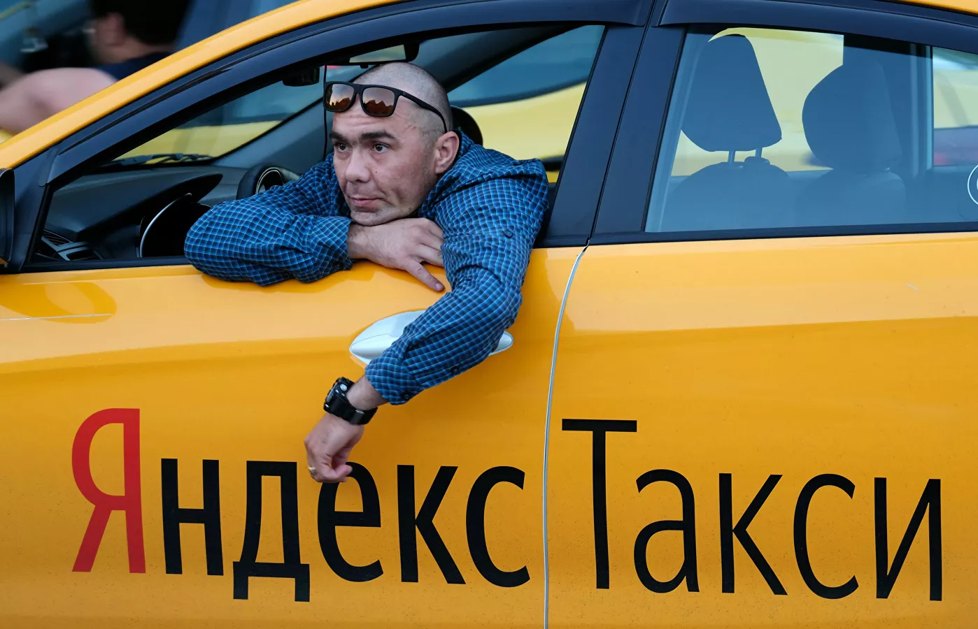Такси фото. Такси с русскими водителями