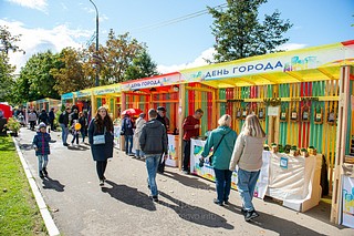 Центральная площадь, павильоны