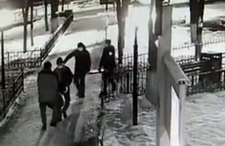 В Звенигороде чиновники использовали народных дружинников и казаков для демонтажа неугодных им памятников