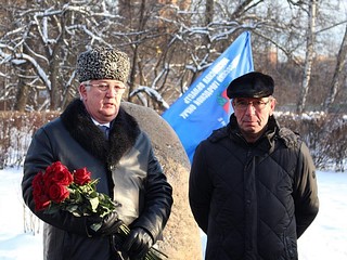 Депутат Киреев Вячеслав на официальной встрече с ветеранами и военными пенсионерами в папахе с кокардой, фото Instagram