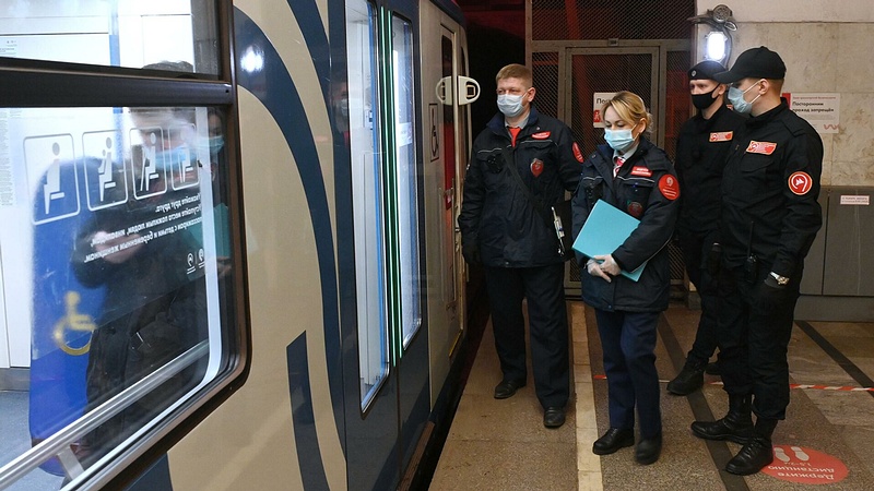 В московском метро усилили контроль за соблюдением масочного режима, Январь