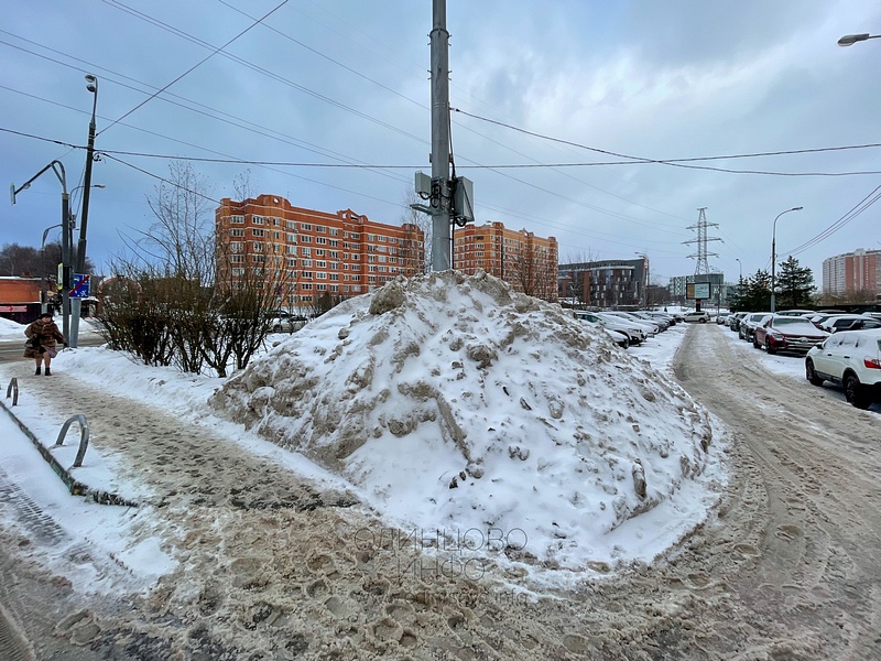 Горы снега во дворах Одинцово