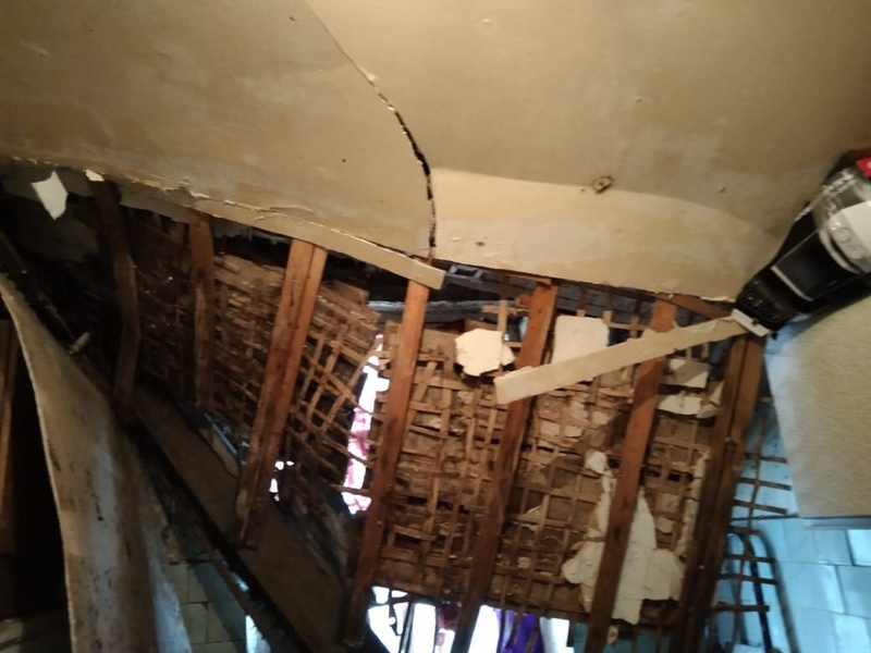 Последствия обрушения кровли, В Одинцово в жилом доме обрушился потолок