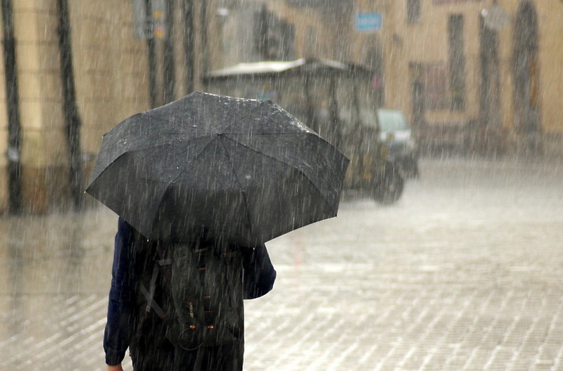 В Подмосковье до 10:00 12 апреля объявлен «жёлтый» уровень погодной опасности из-за сильного дождя, Апрель