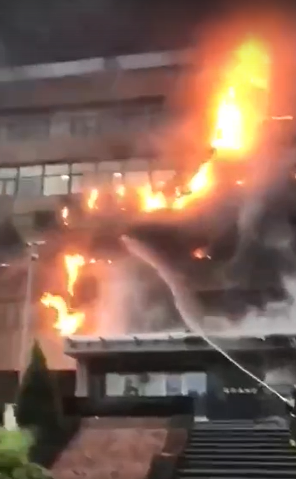 Пожар в бизнес-центре «Гранд Сетунь Плаза» на улице Горбунова в Москве, Июнь