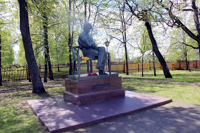 Памятник Пушкину в Болдино, Майская «болдинская осень»
