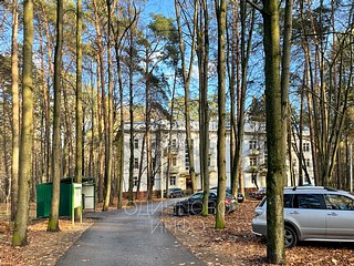 Многоквартирный дом в поселке Барвиха оказался в кольце частной собственности